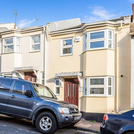 Modern Mews House With Free Parking Space, And Patio By Huluki Sussex Stays Brighton ภายนอก รูปภาพ