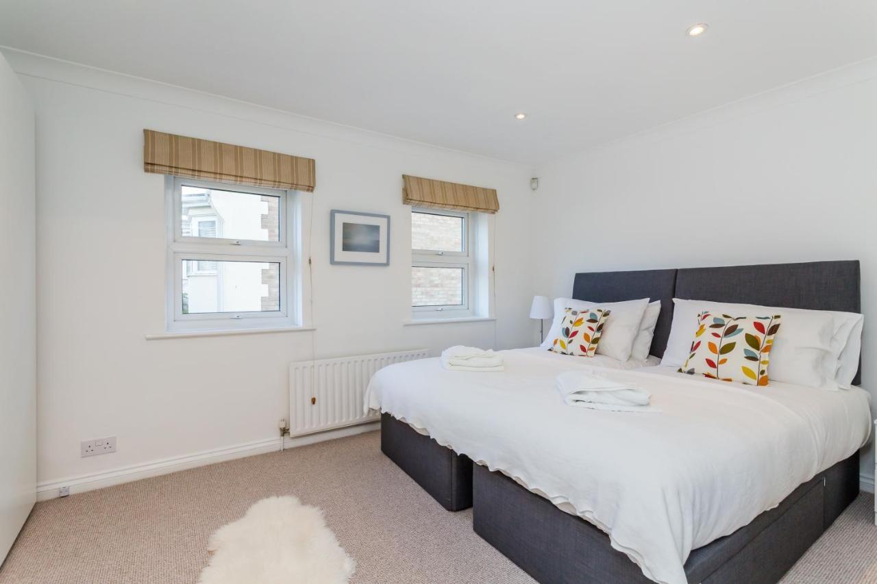Modern Mews House With Free Parking Space, And Patio By Huluki Sussex Stays Brighton ภายนอก รูปภาพ