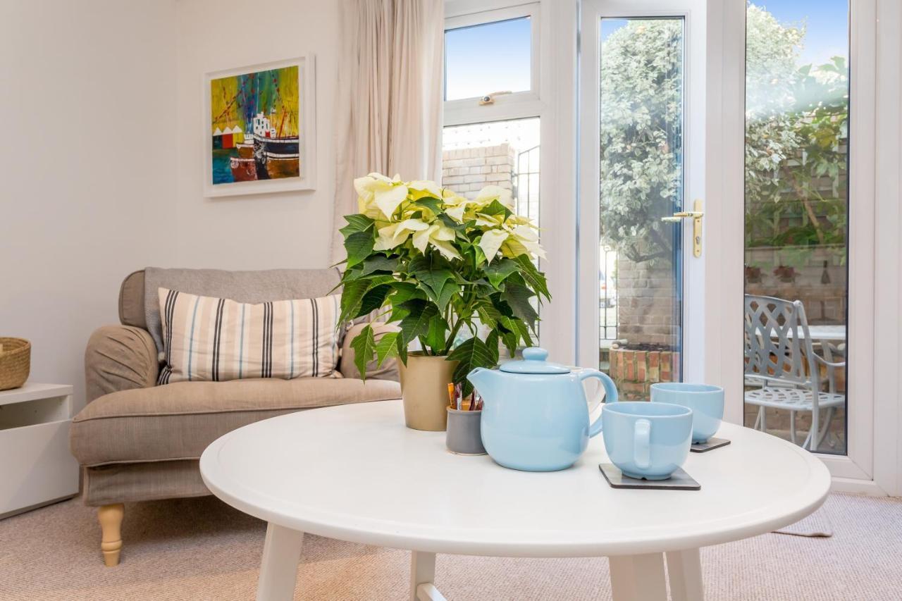 Modern Mews House With Free Parking Space, And Patio By Huluki Sussex Stays Brighton ภายนอก รูปภาพ