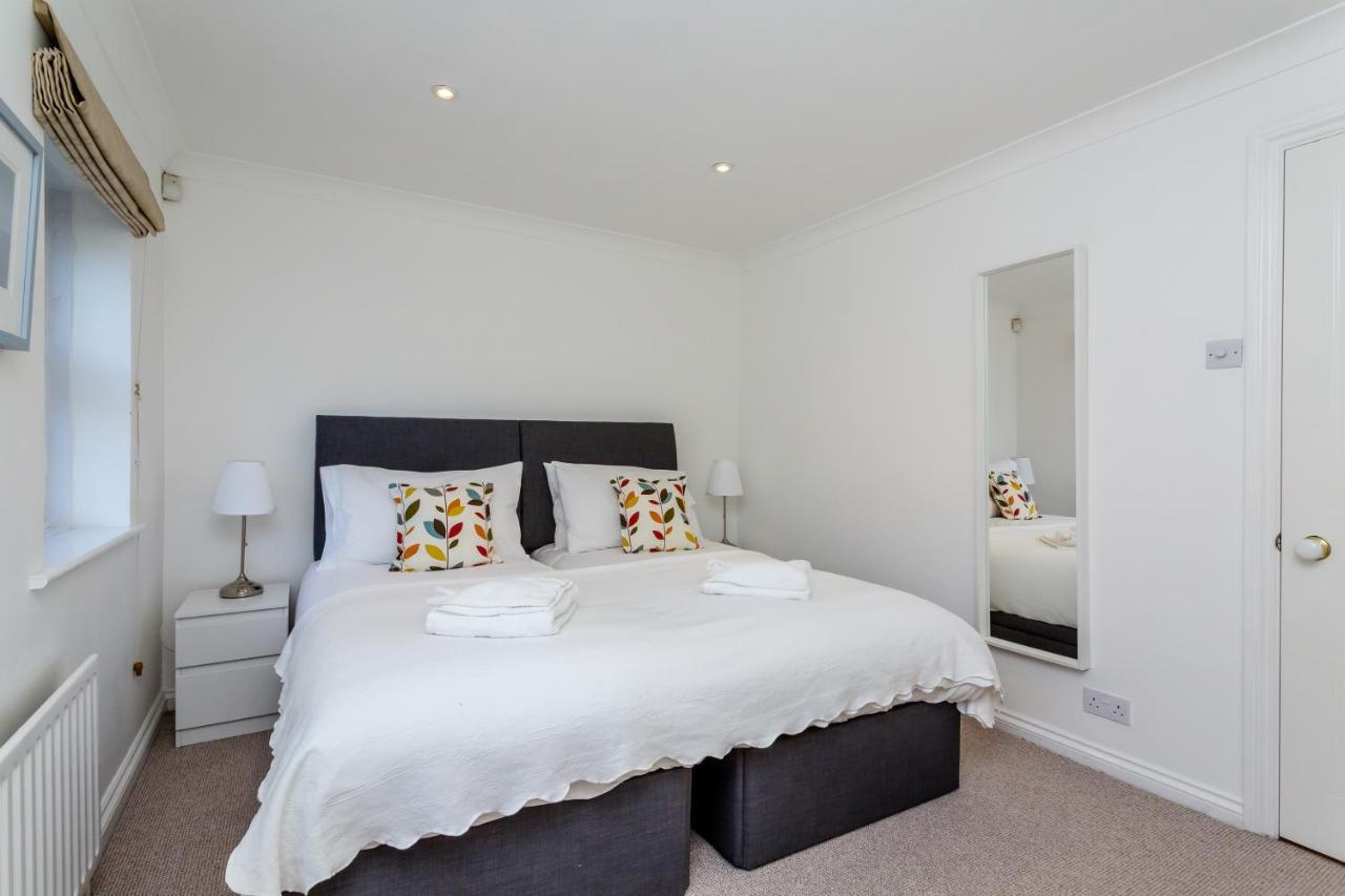 Modern Mews House With Free Parking Space, And Patio By Huluki Sussex Stays Brighton ภายนอก รูปภาพ