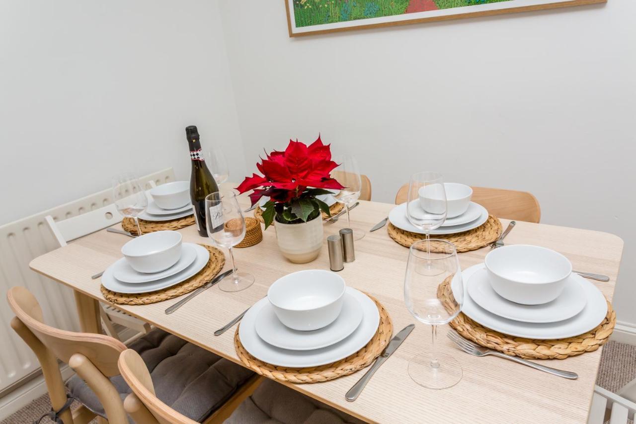 Modern Mews House With Free Parking Space, And Patio By Huluki Sussex Stays Brighton ภายนอก รูปภาพ