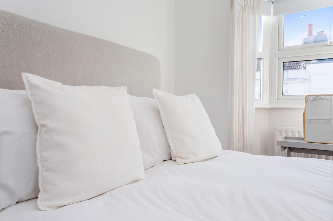 Modern Mews House With Free Parking Space, And Patio By Huluki Sussex Stays Brighton ภายนอก รูปภาพ