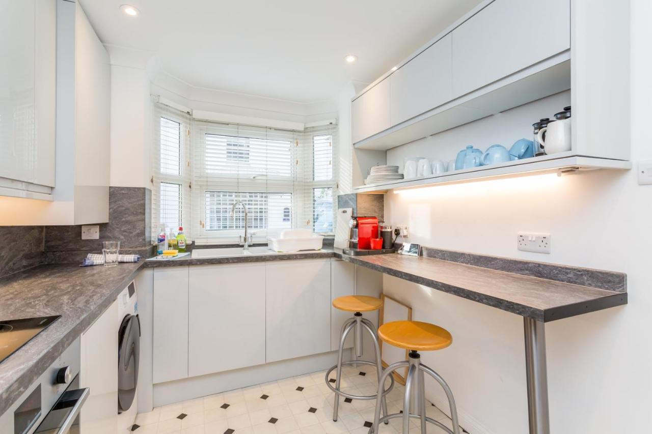 Modern Mews House With Free Parking Space, And Patio By Huluki Sussex Stays Brighton ภายนอก รูปภาพ