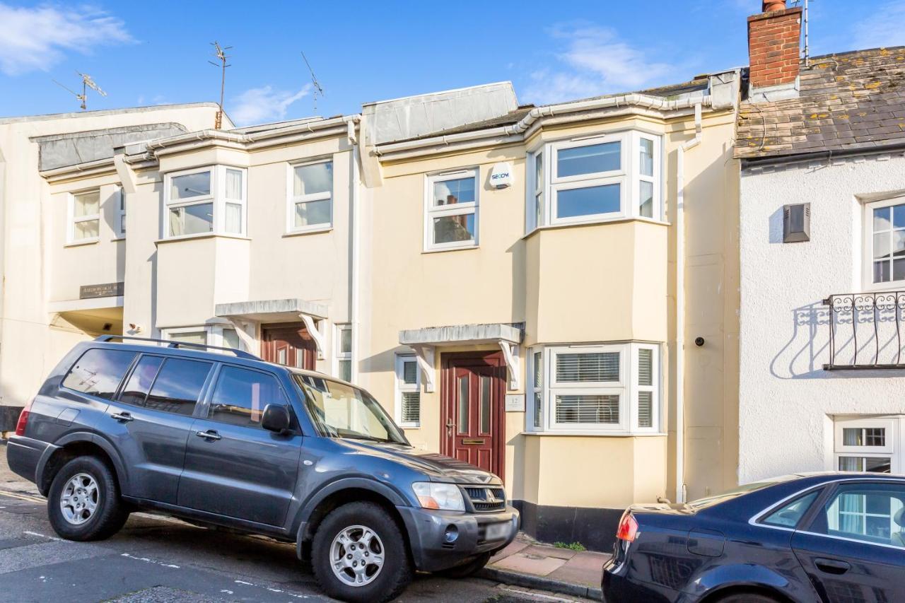 Modern Mews House With Free Parking Space, And Patio By Huluki Sussex Stays Brighton ภายนอก รูปภาพ
