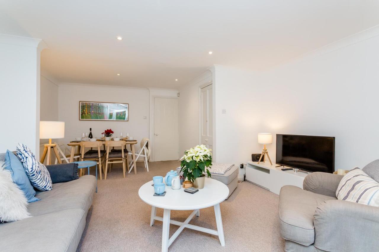 Modern Mews House With Free Parking Space, And Patio By Huluki Sussex Stays Brighton ภายนอก รูปภาพ